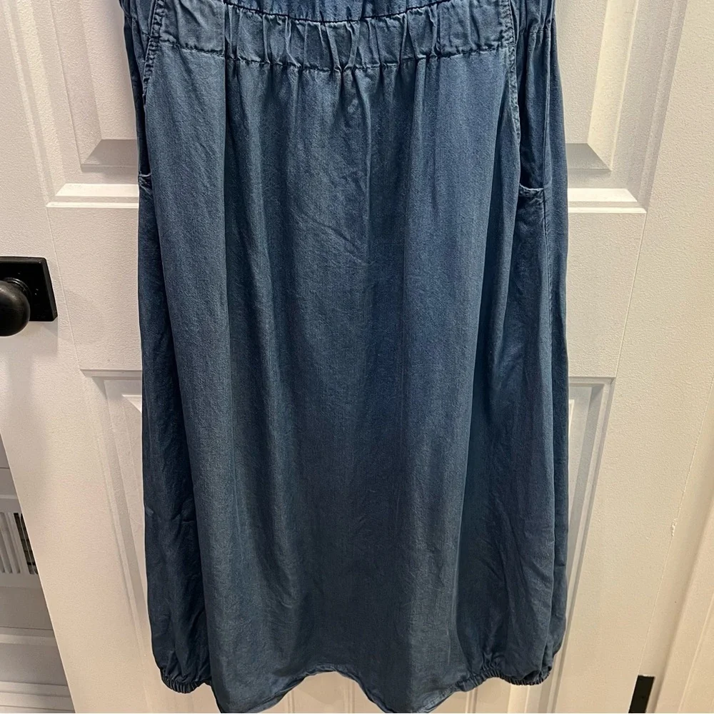 Chambray 100% Lyocell Sleeveless Tie Neck Elastic‎ Waist Dress. Size Medium.